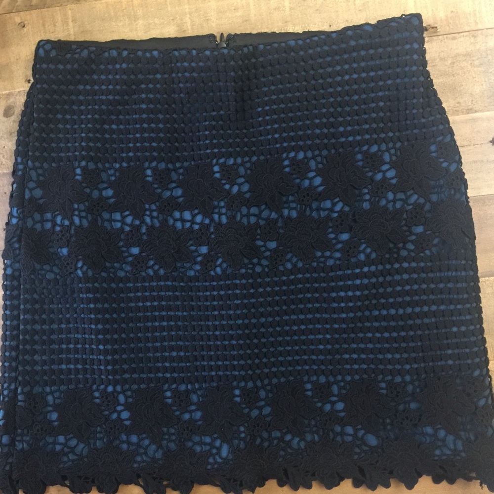Sale ⭐️ Ann Taylor LOFT Skirt size 6